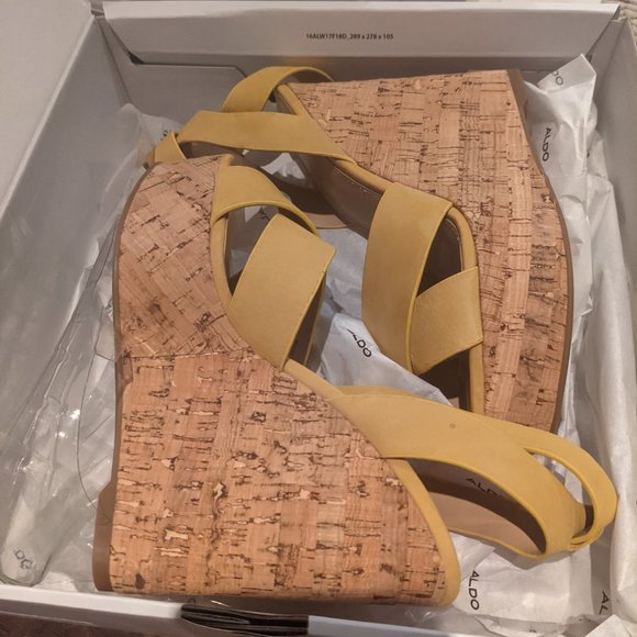 Aldo Wedge Sandal - Picture 2 of 3